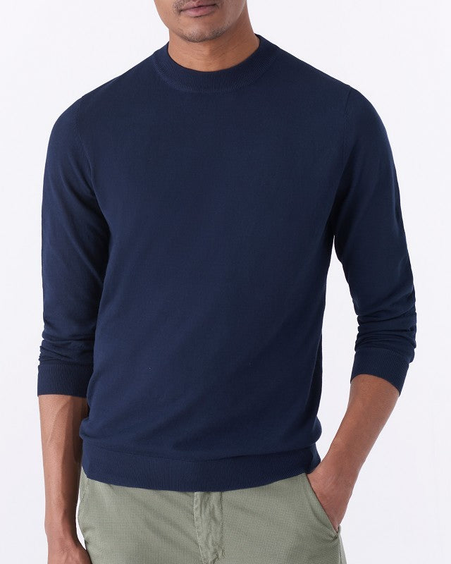Maglia in filo mezzo collo