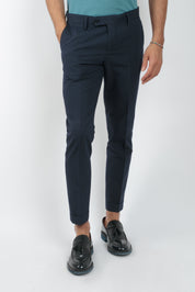Pantalone gessato tono su tono