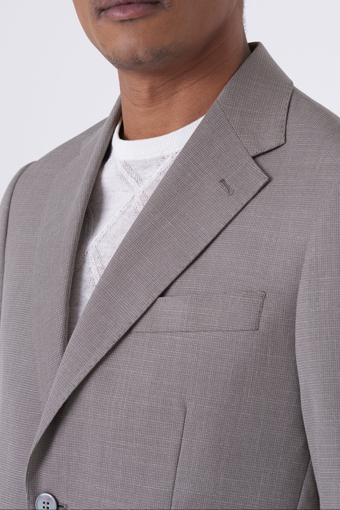 Abito in tessuto operato con bavero classico Regular fit