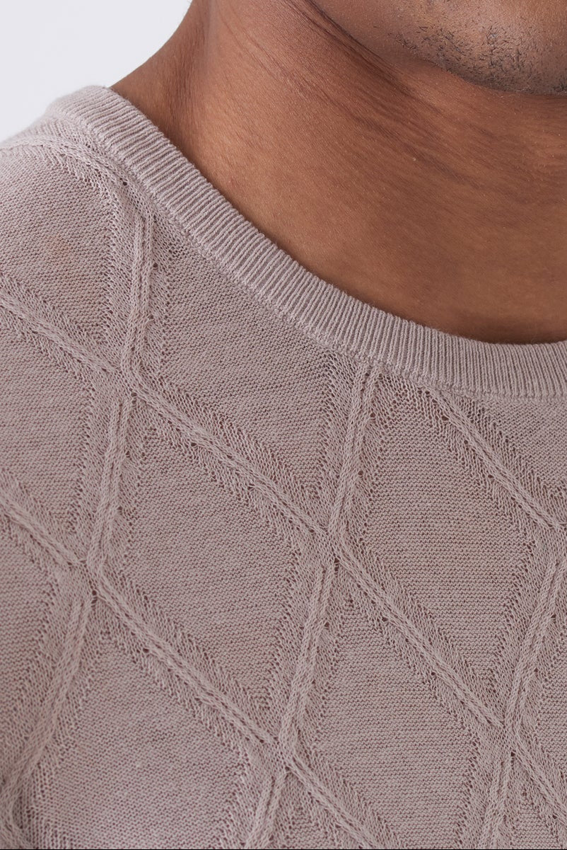 Maglia in filo con intarsio a rombo