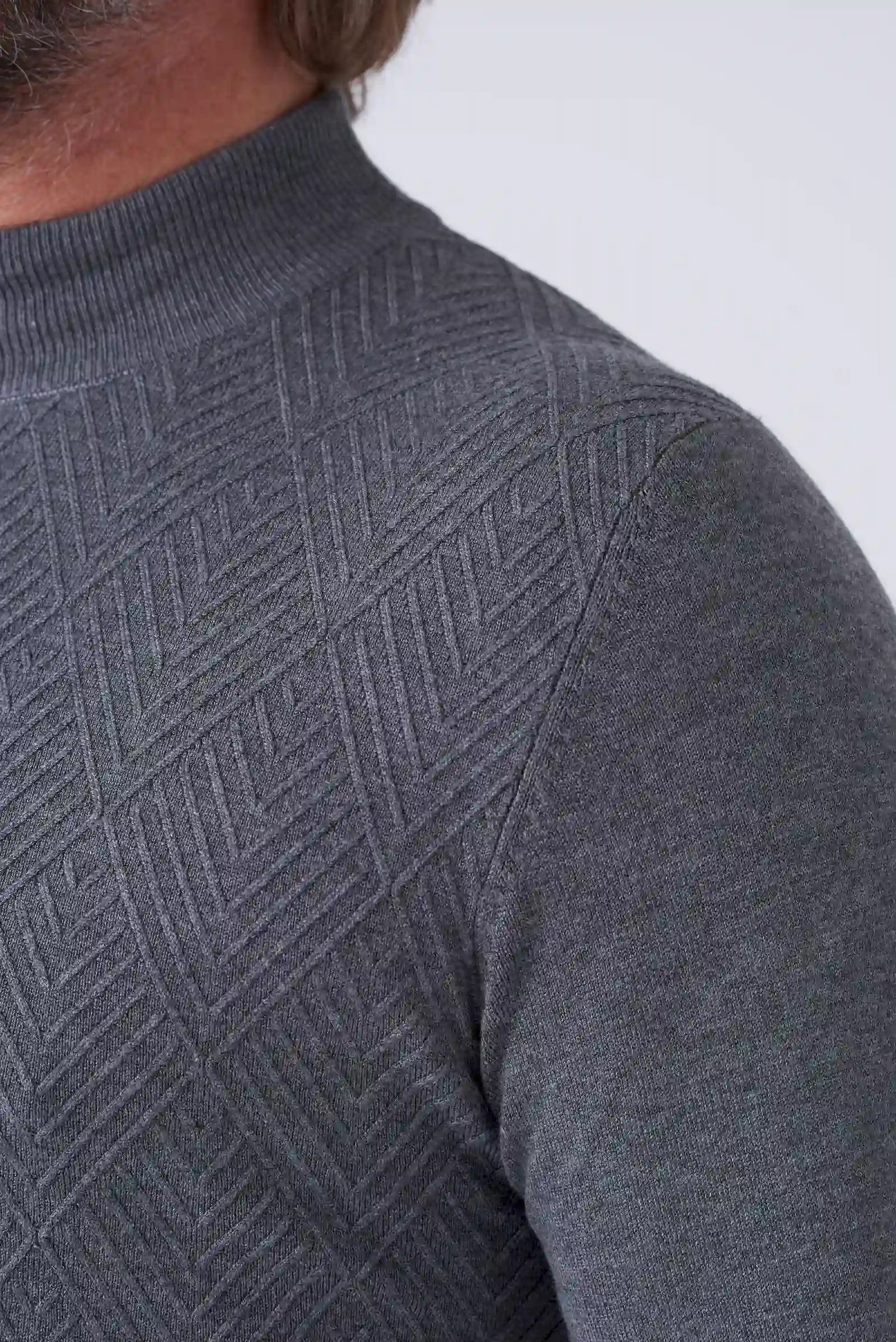 Lupetto con intarsio a rombo