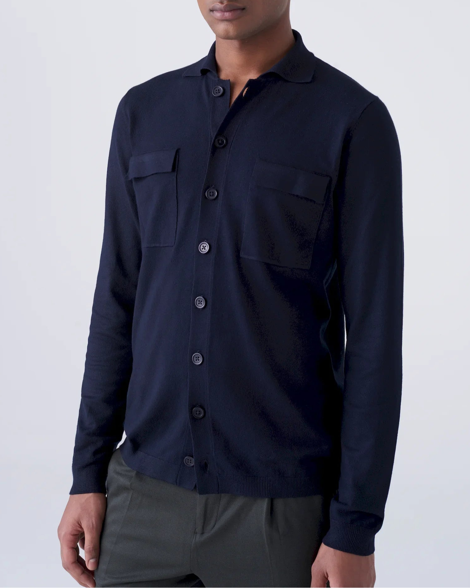 Overshirt con Tasche e Colletto a Camicia