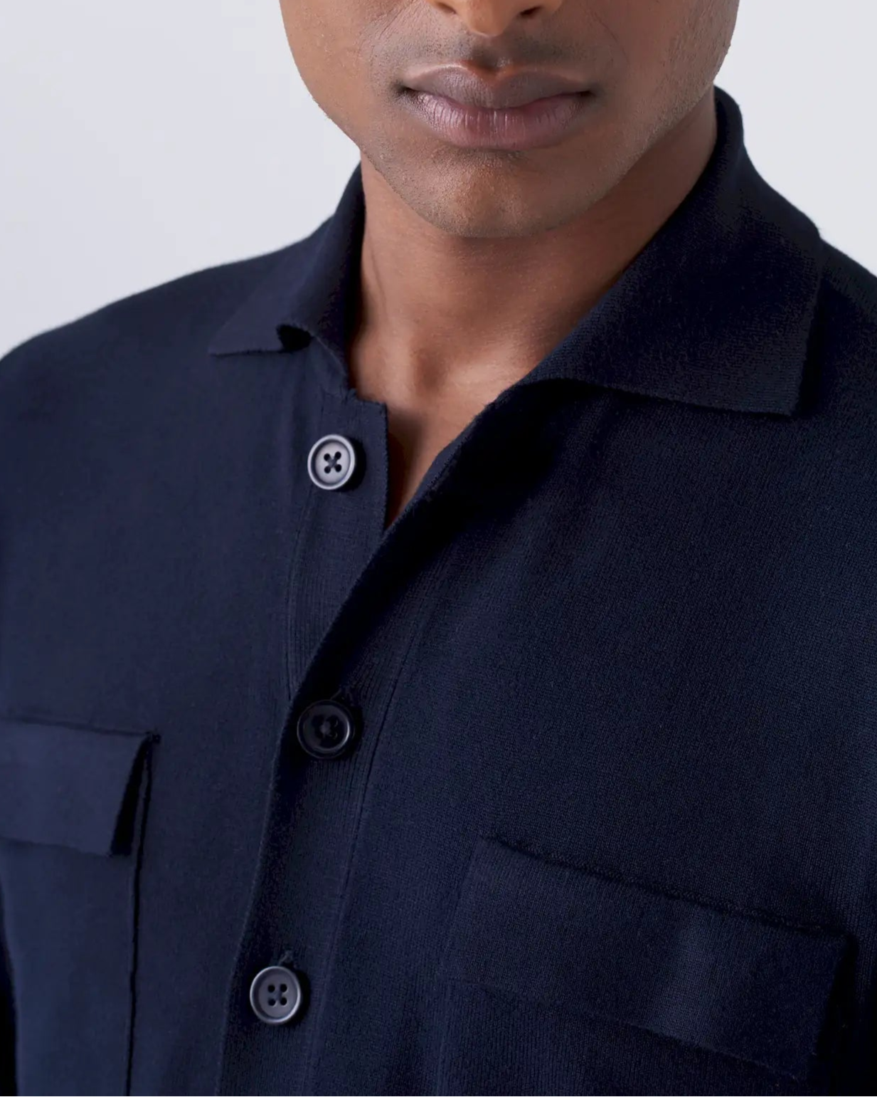Overshirt con Tasche e Colletto a Camicia