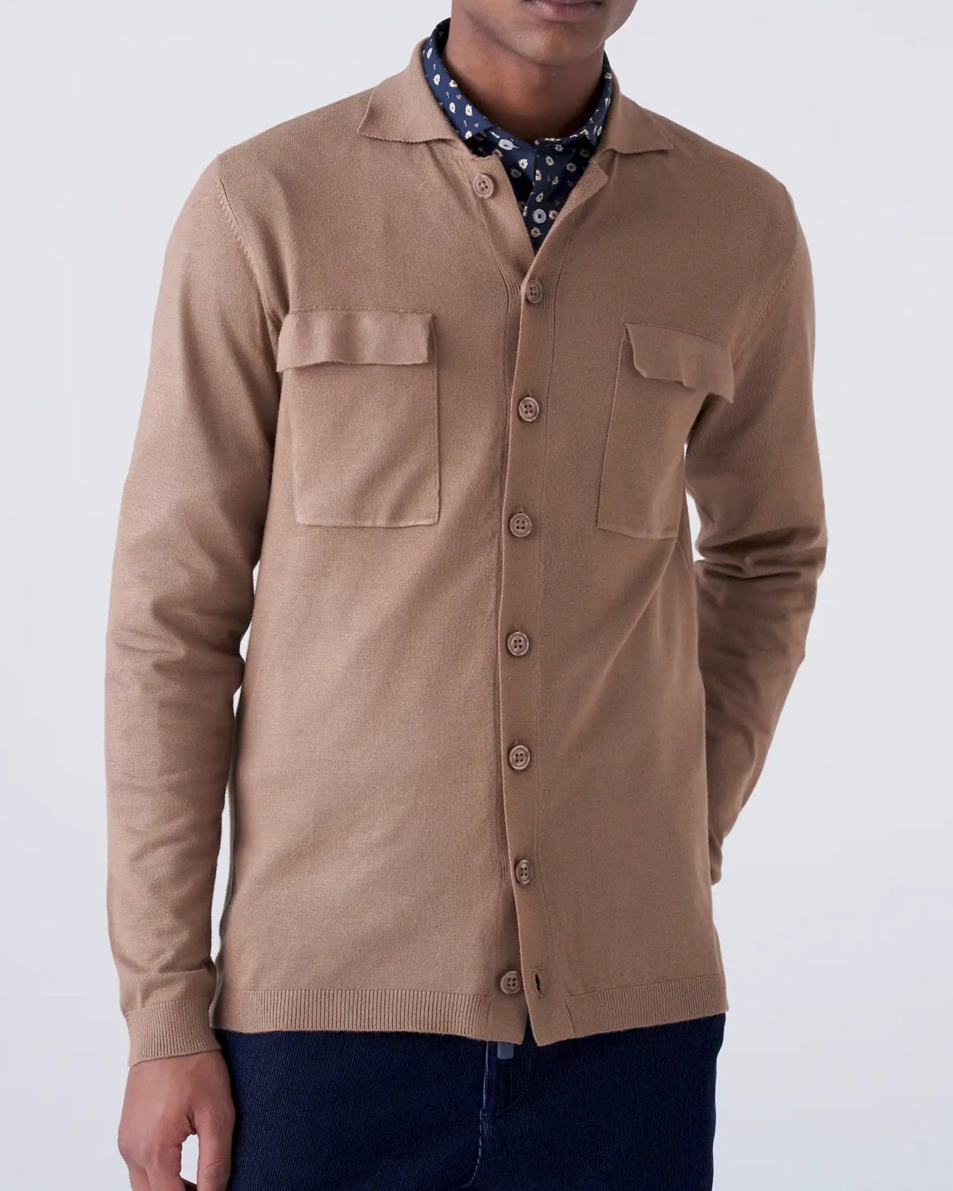 Overshirt con Tasche e Colletto a Camicia