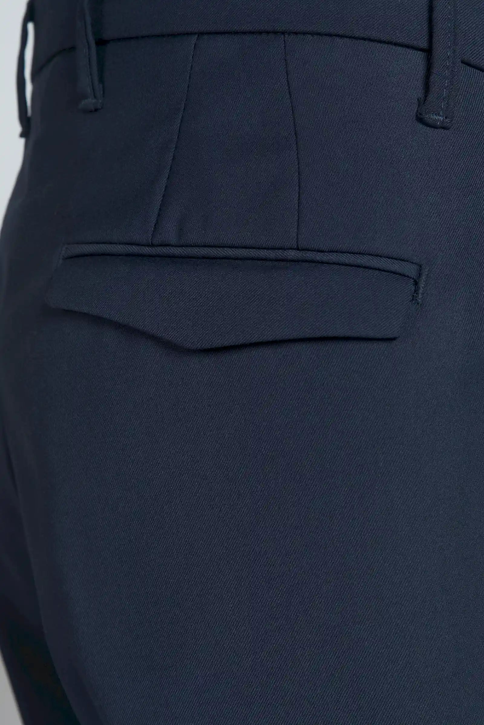 Pantaloni Classici Rivisitati