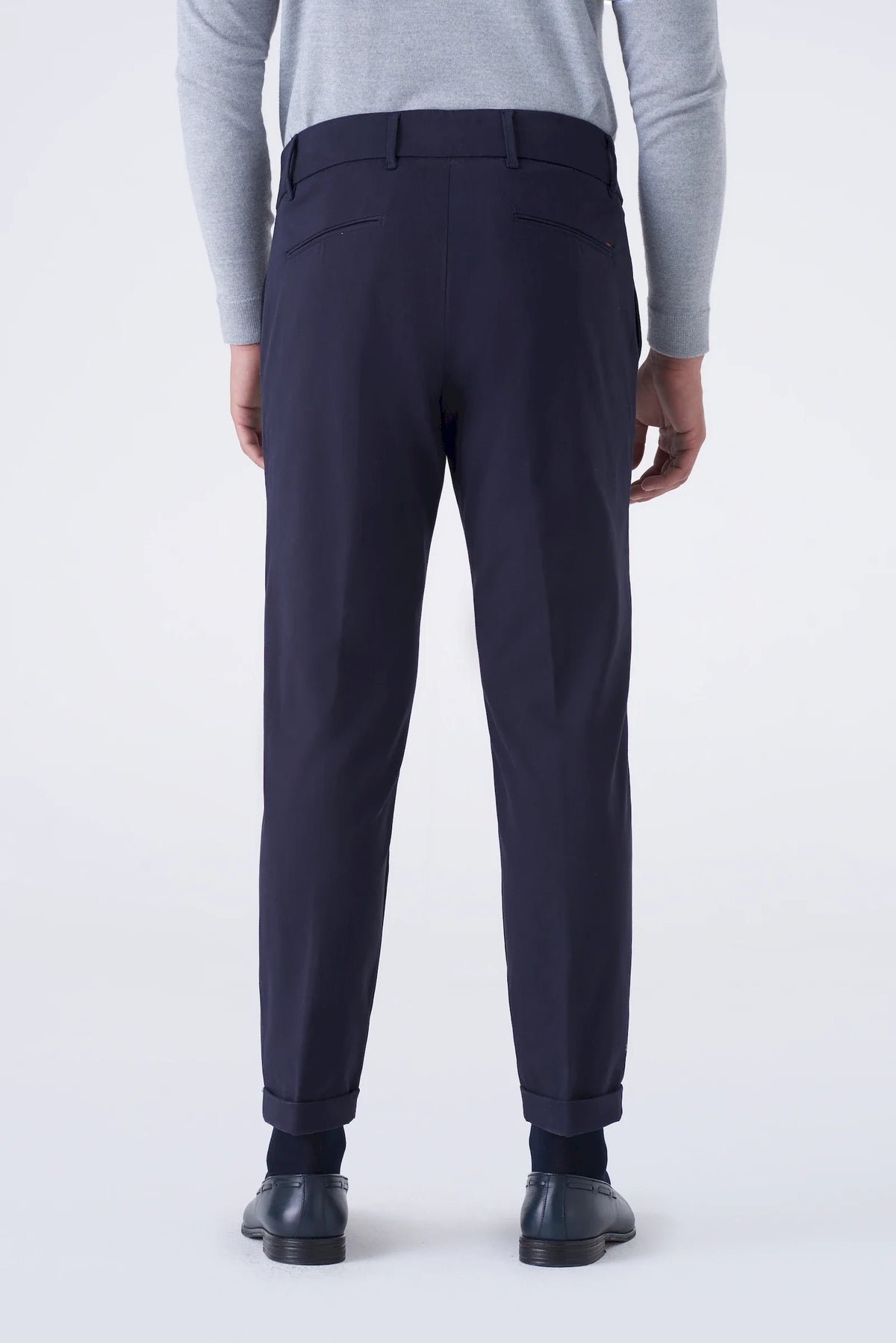 Pantaloni high waist con doppia pinces