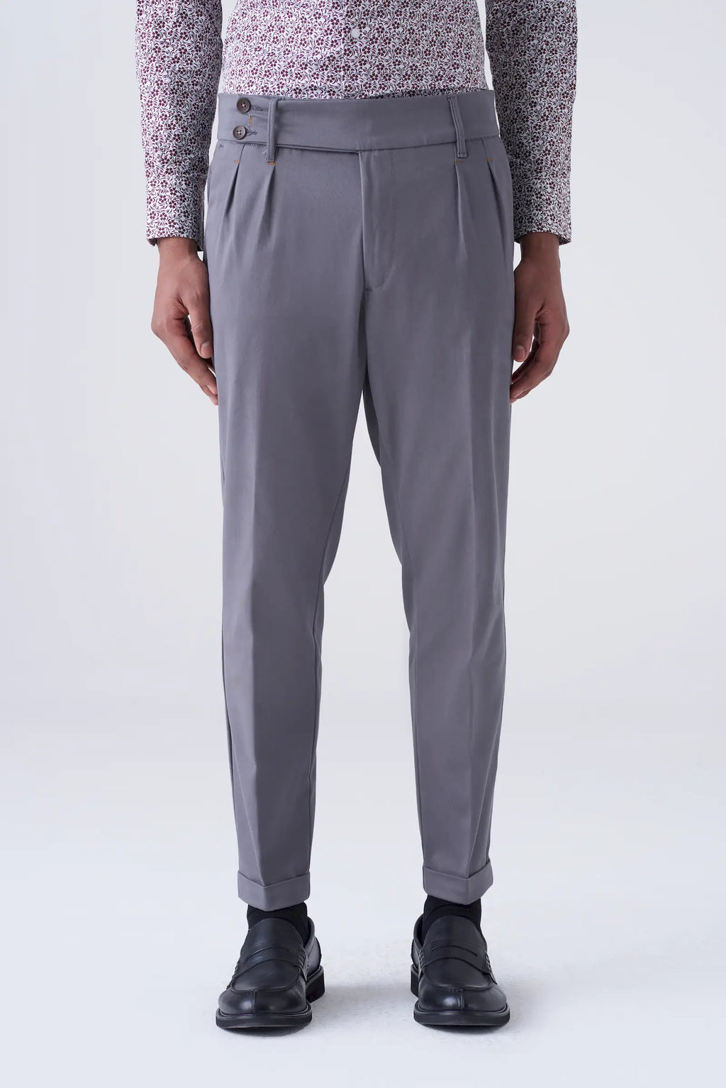 Pantaloni high waist con doppia pinces