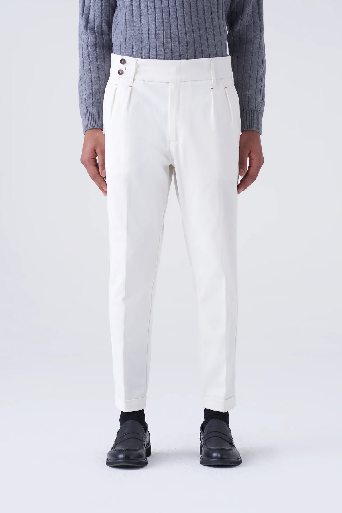 Pantaloni high waist con doppia pinces