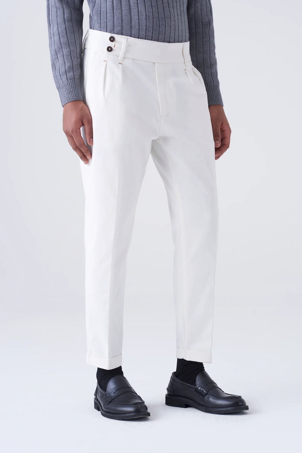 Pantaloni high waist con doppia pinces