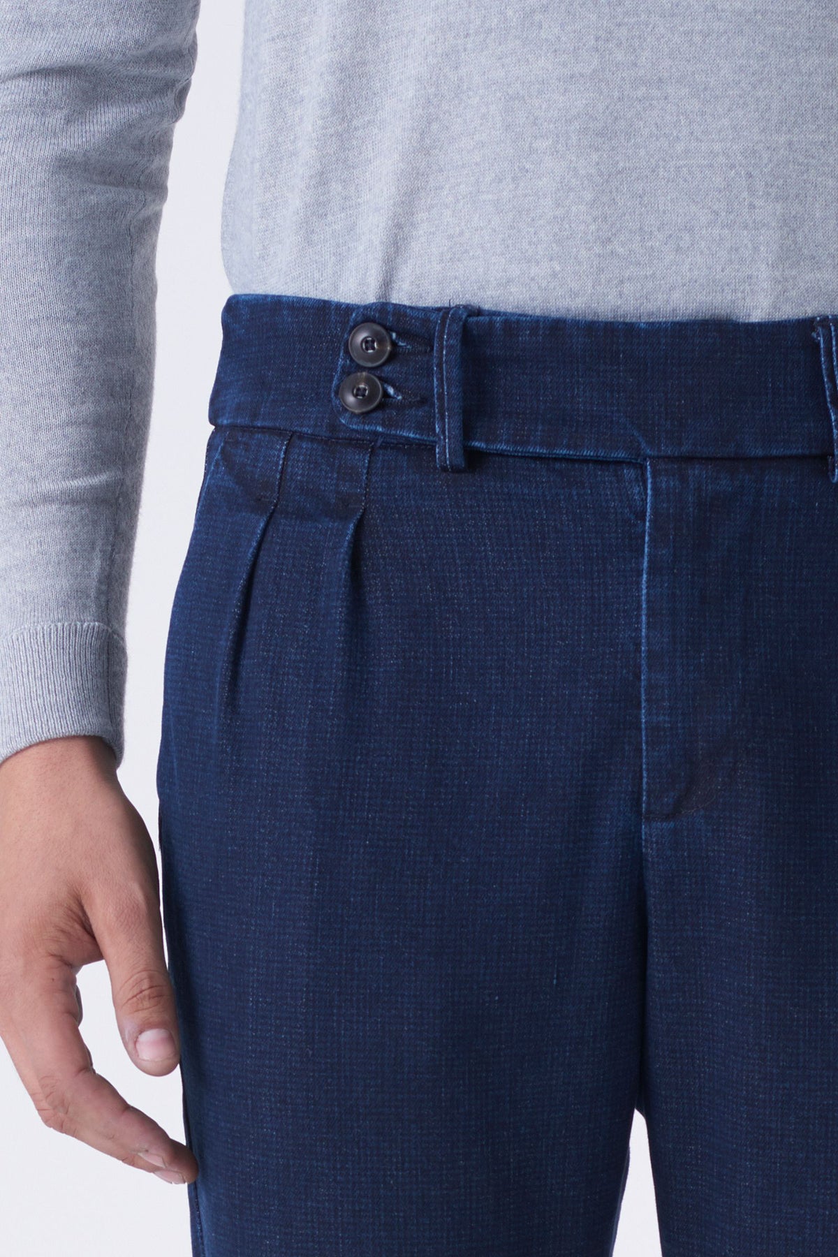 Jeans vita alta con doppia pinces microfantasia
