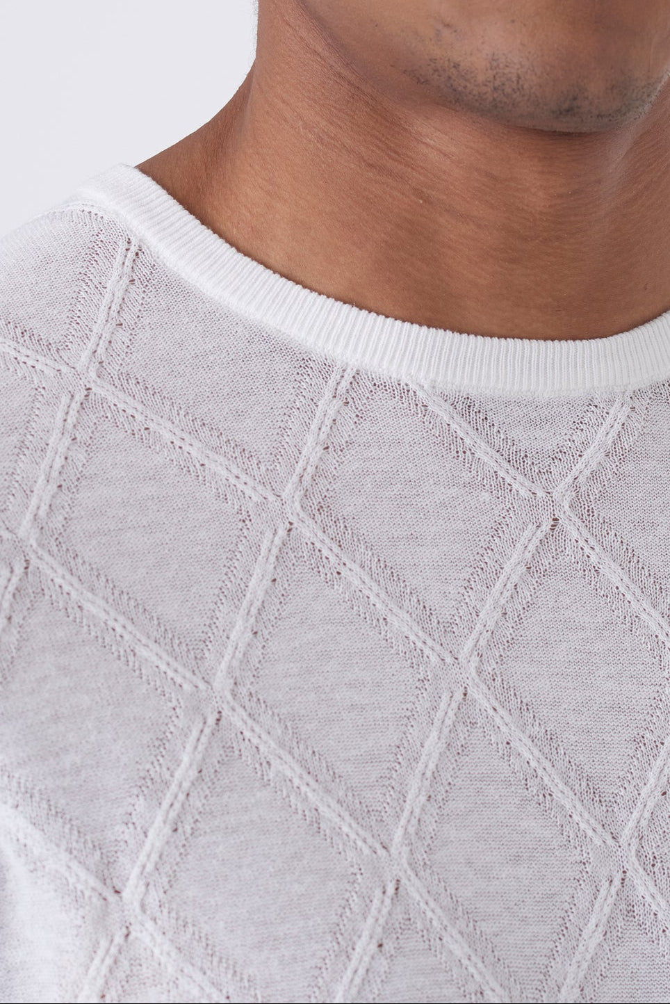 Maglia in filo con intarsio a rombo