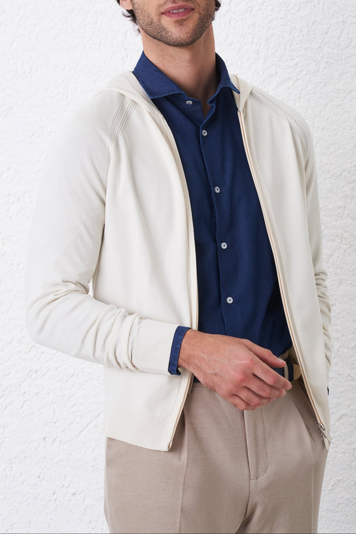 Cardigan con Cappuccio e Zip