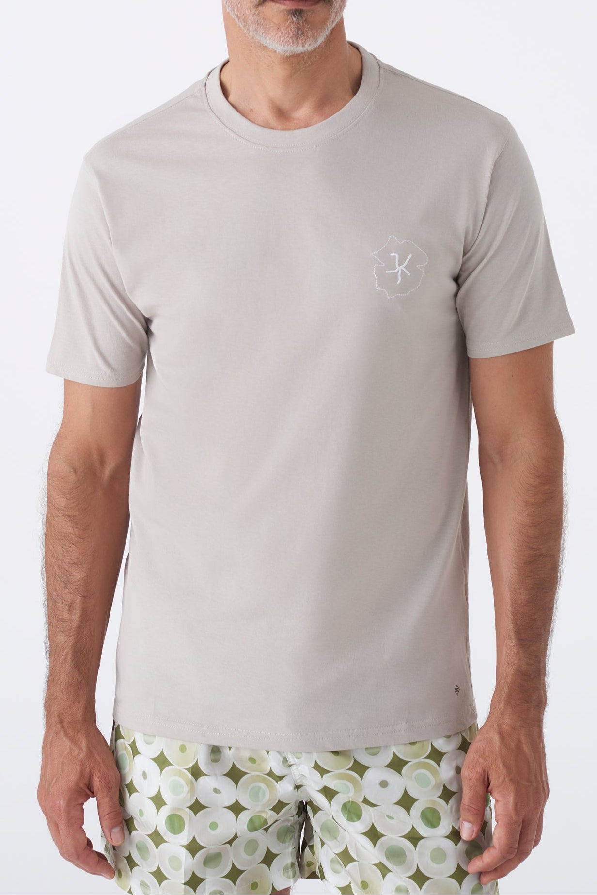 T-shirt basic ricamo