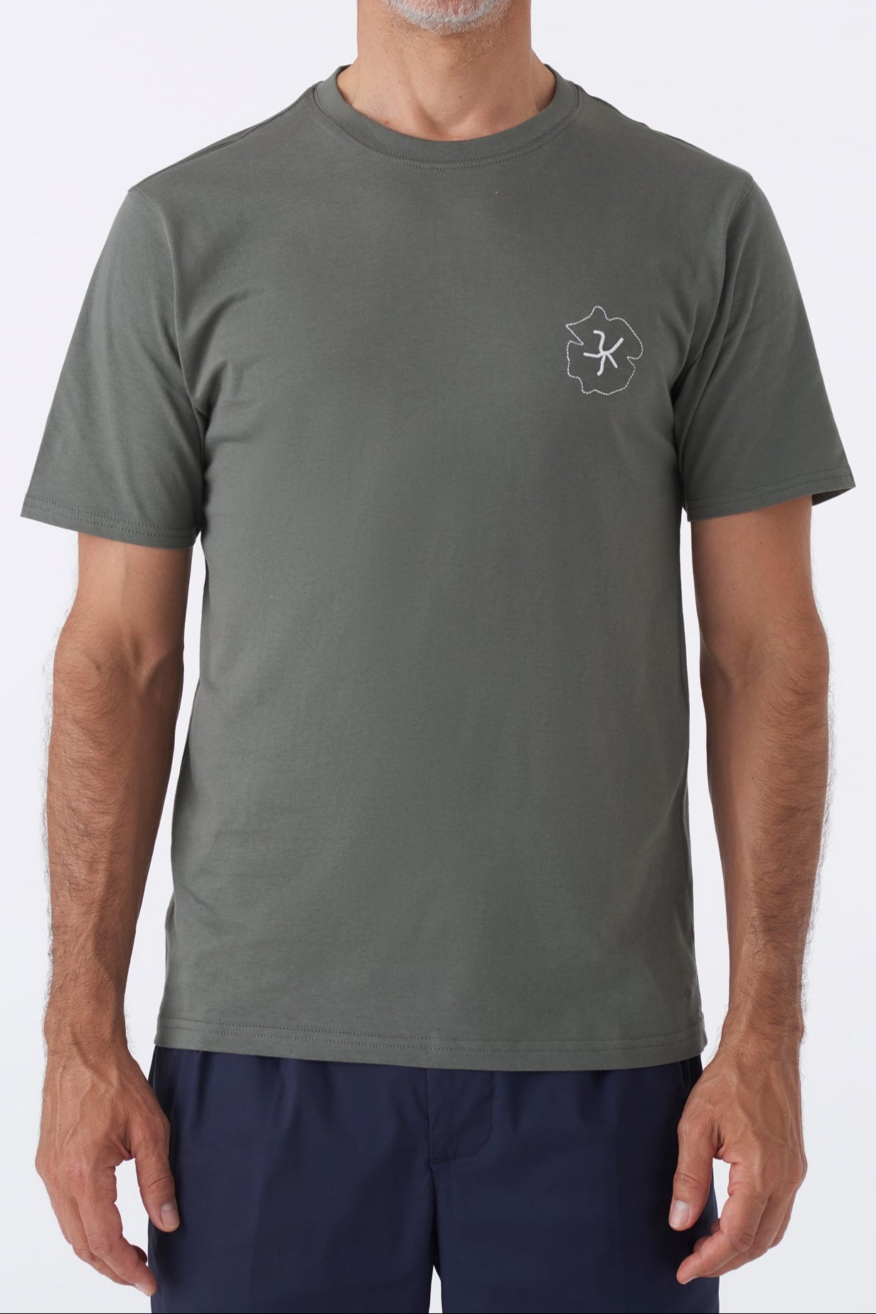 T-shirt basic ricamo